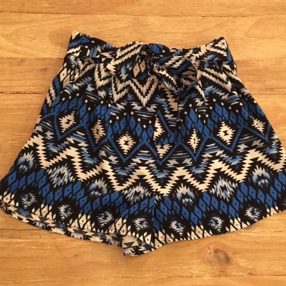Monteau High Waist Tie Front Short Southwest Aztec